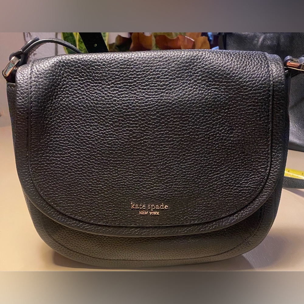 Kate Spade Roulette Medium Saddle Bag Crossbody Pebbled w/Microsuede Black EUC